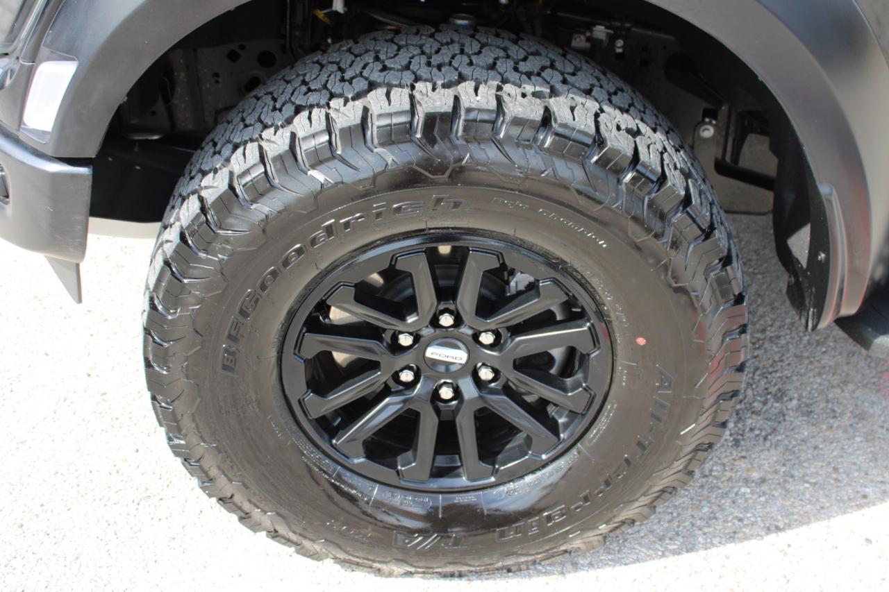 Ford F-150 Raptor SuperCrew 4WD 2025