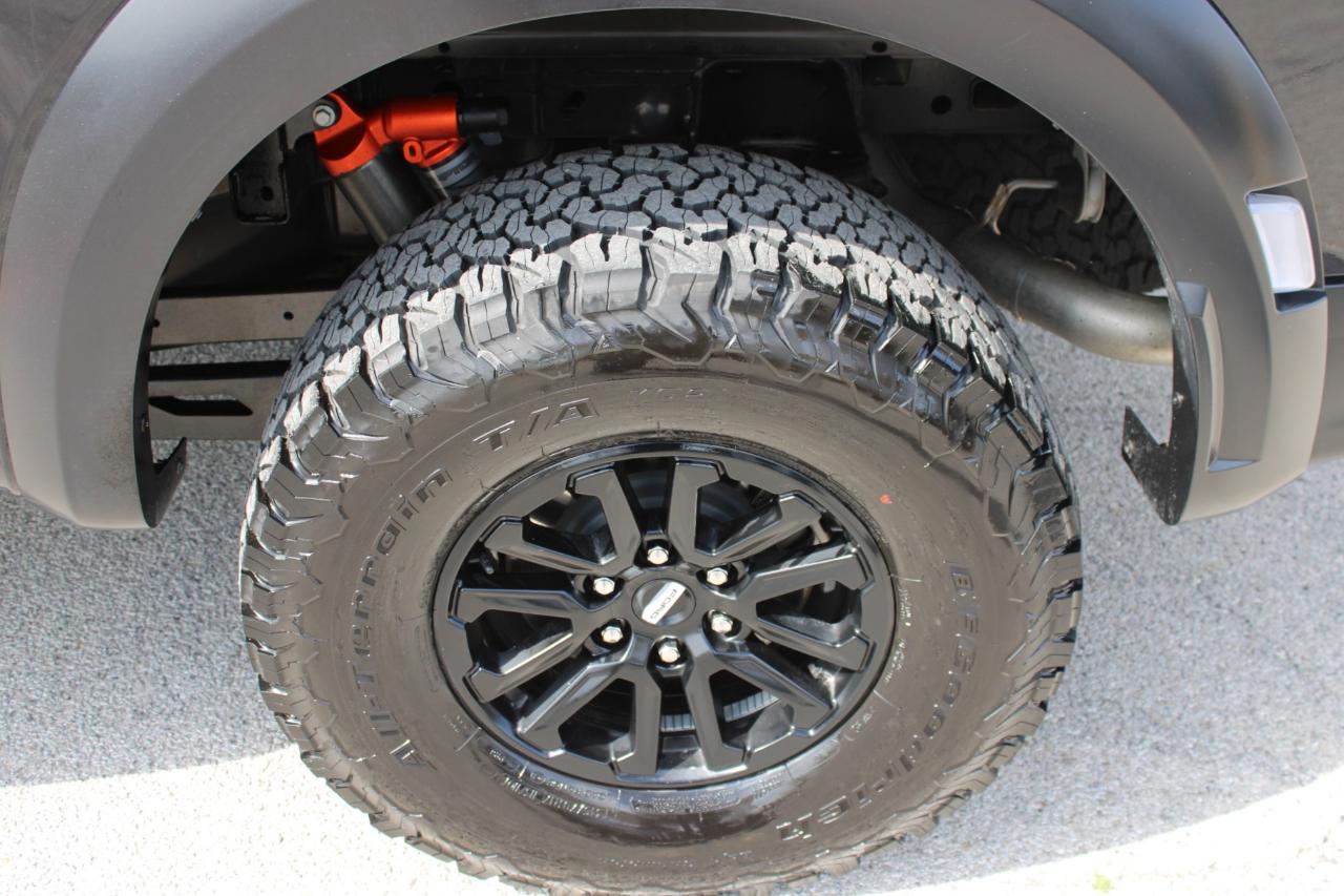 Ford F-150 Raptor SuperCrew 4WD 2025