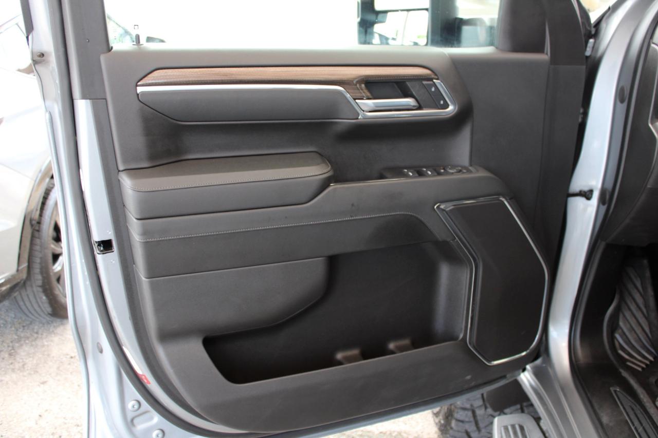 Chevrolet Silverado 1500 RST Crew Cab 4WD 2024