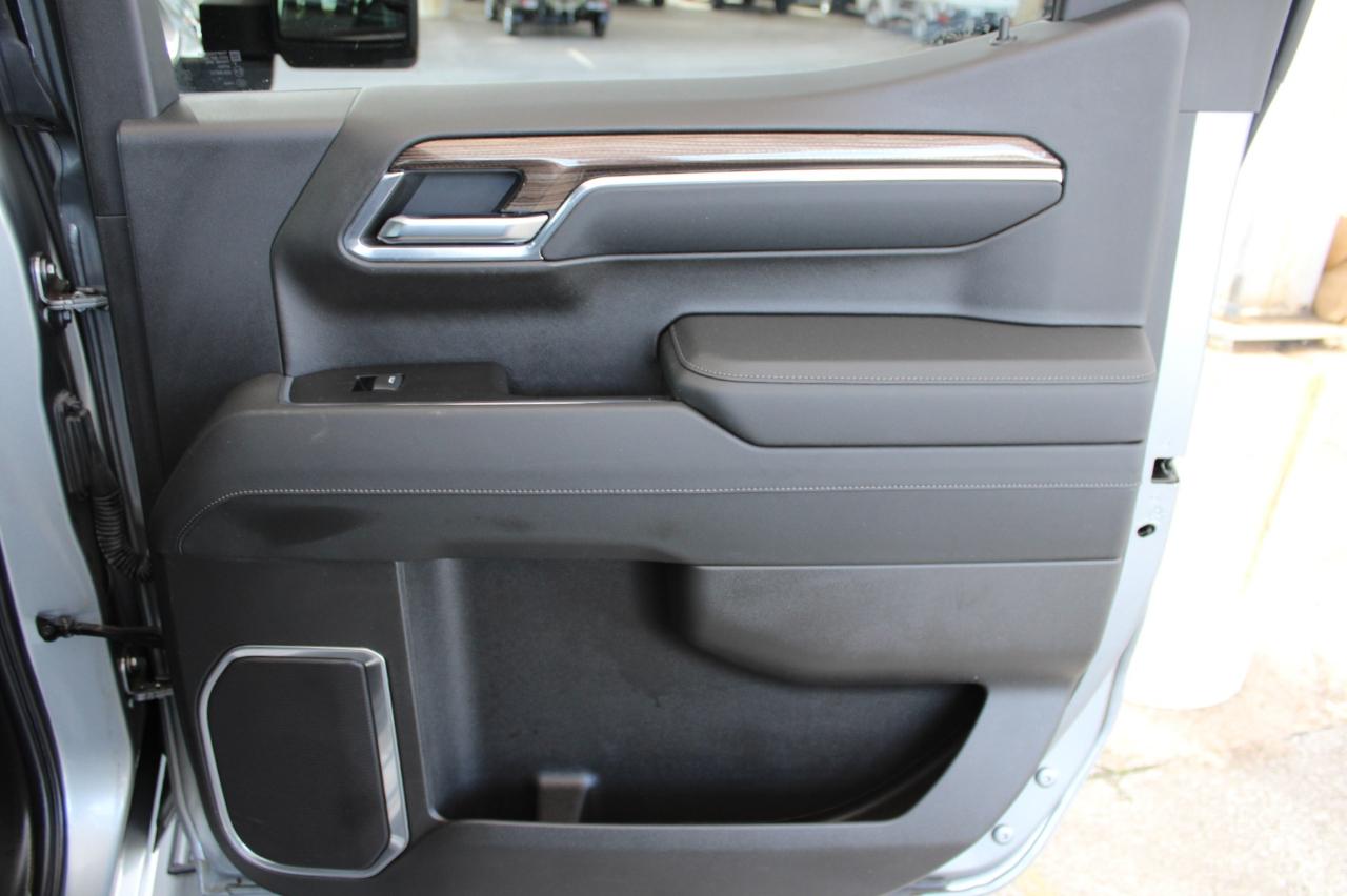 Chevrolet Silverado 1500 RST Crew Cab 4WD 2024