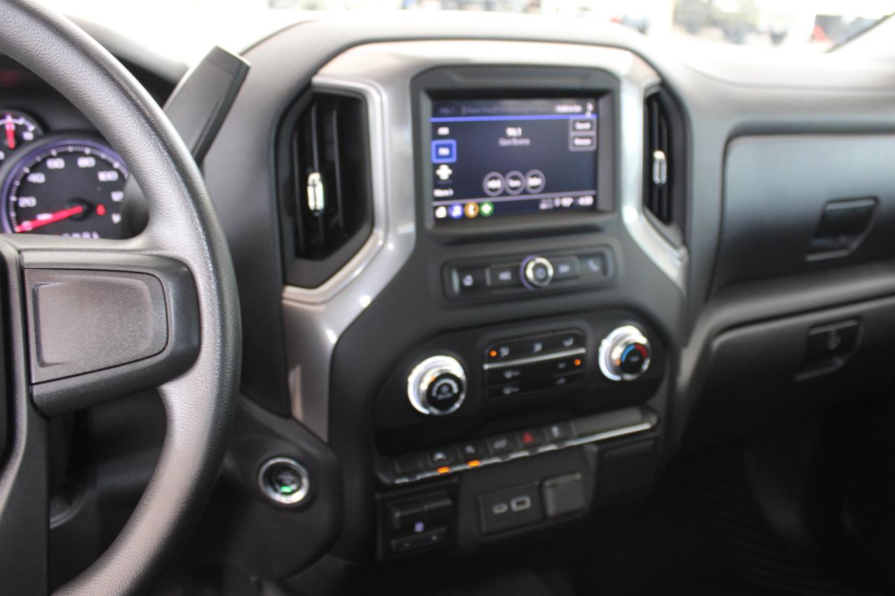 GMC Sierra 1500 Pro Crew Cab Short Box 4WD 2023