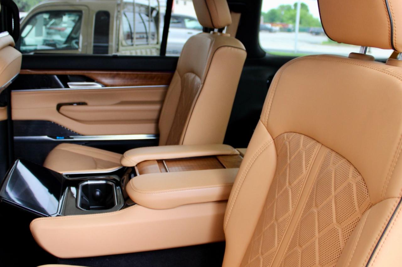 Jeep Grand Wagoneer Series III 4WD 2025