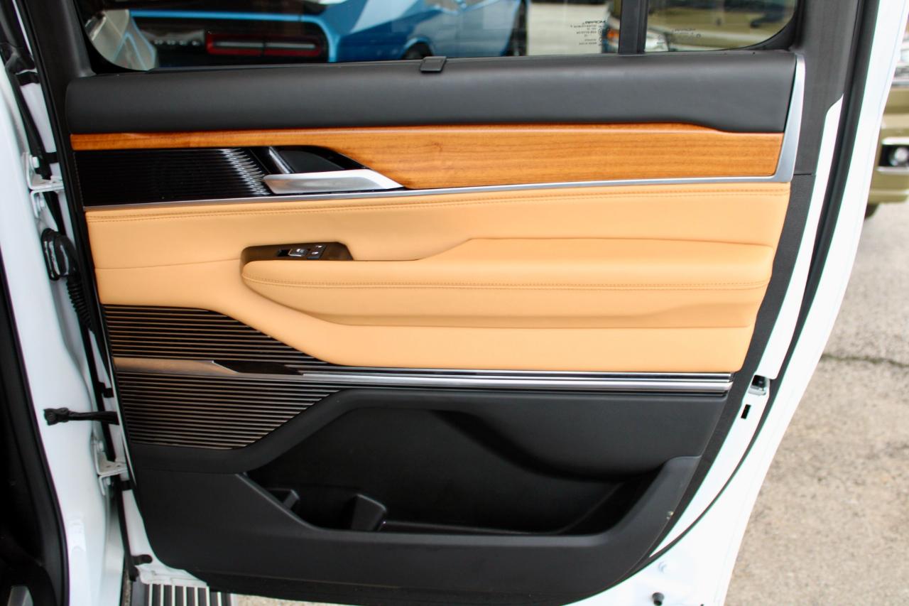Jeep Grand Wagoneer Series III 4WD 2025