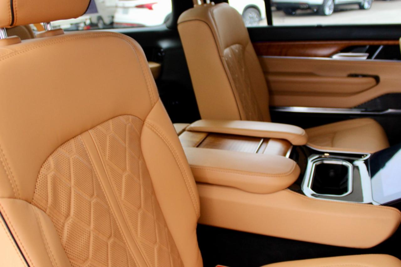 Jeep Grand Wagoneer Series III 4WD 2025