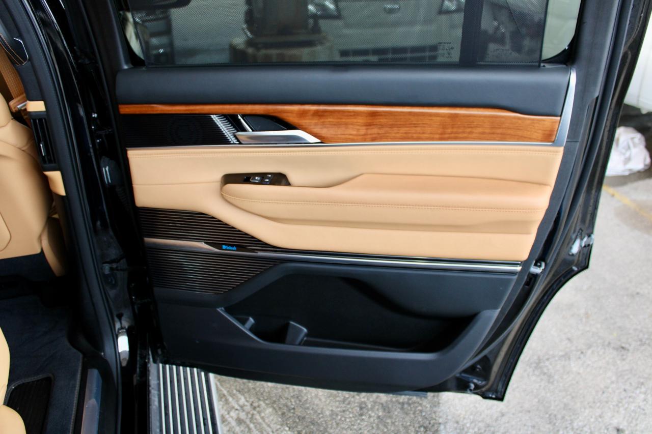 Jeep Grand Wagoneer Series III 4WD 2025
