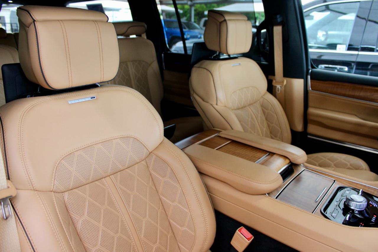 Jeep Grand Wagoneer Series III 4WD 2025