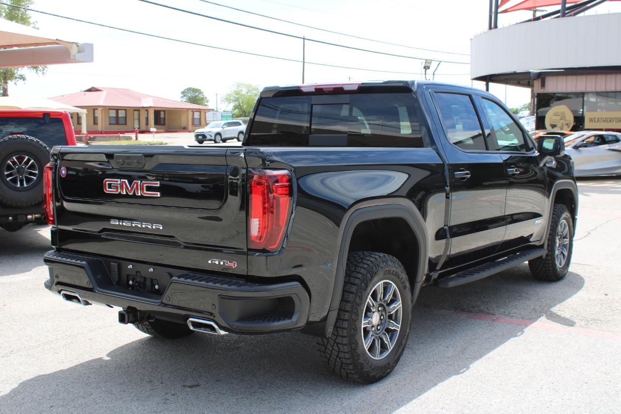 GMC Sierra 1500 AT4 Crew Cab 4WD 2026