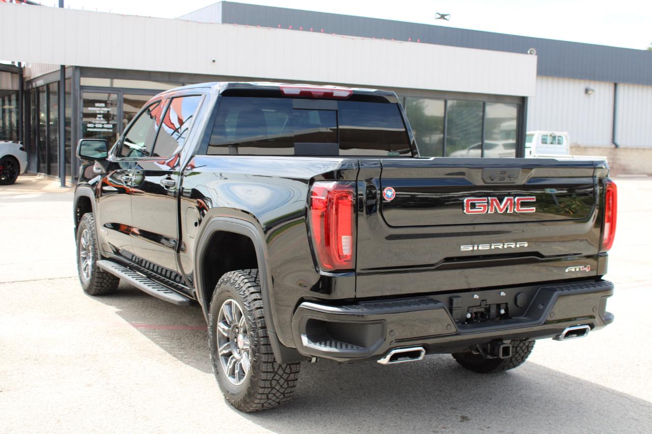 GMC Sierra 1500 AT4 Crew Cab 4WD 2026