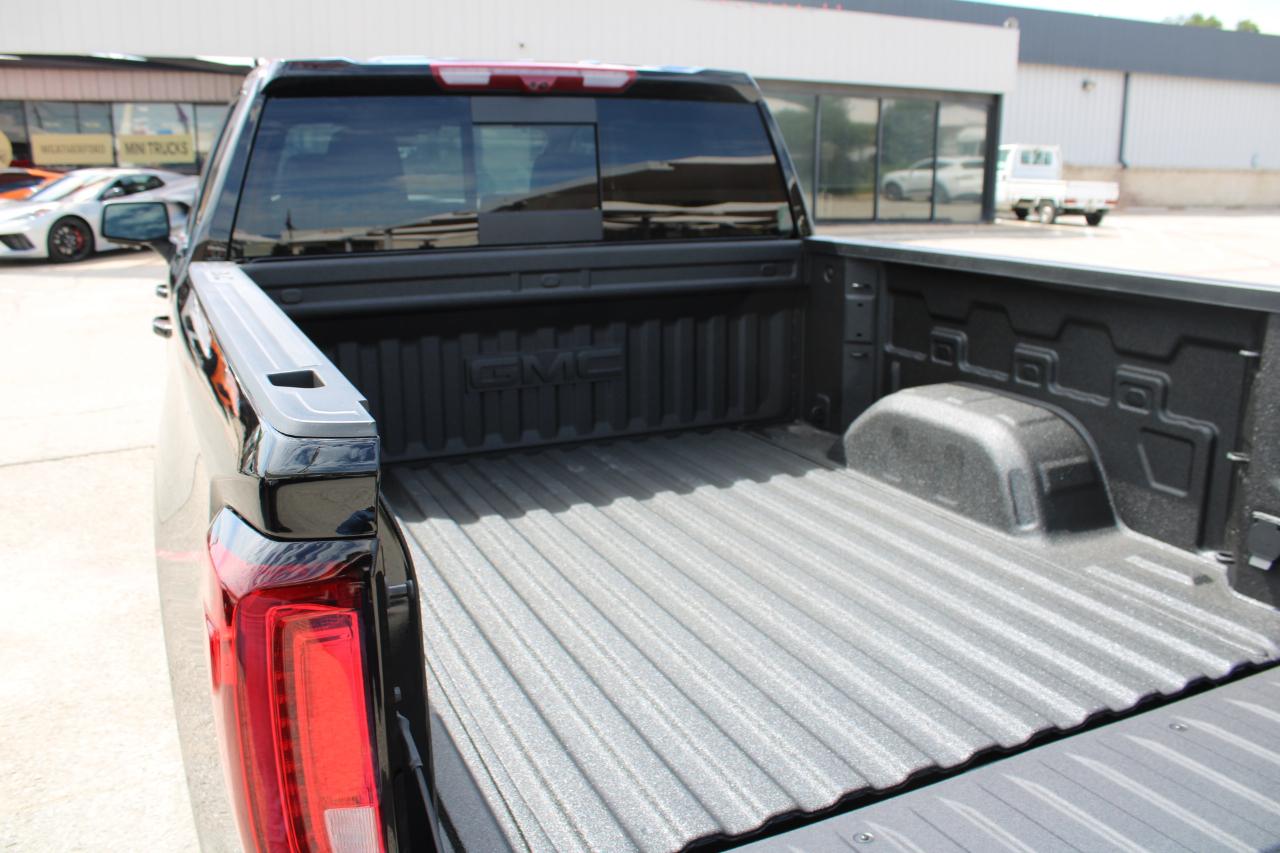 GMC Sierra 1500 AT4 Crew Cab 4WD 2026