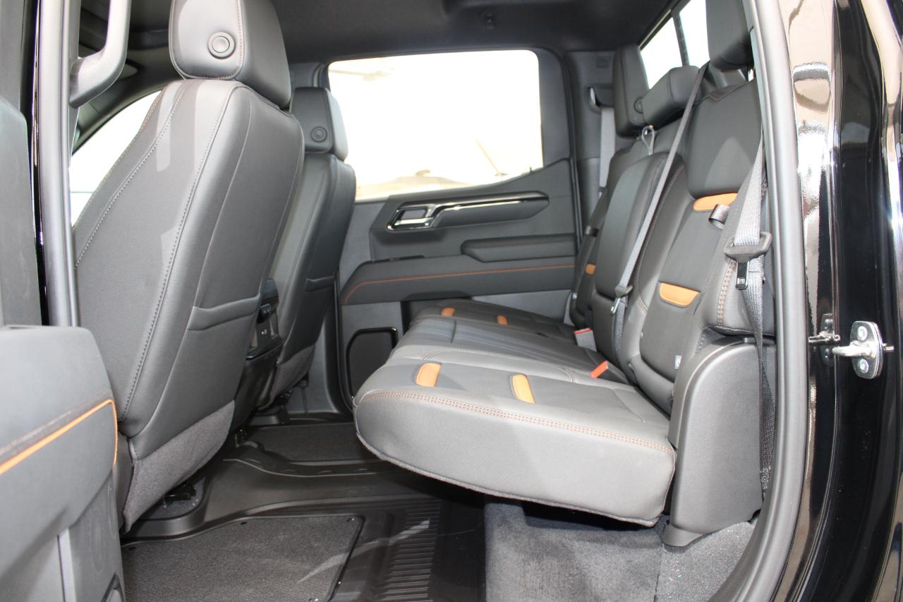 GMC Sierra 1500 AT4 Crew Cab 4WD 2026
