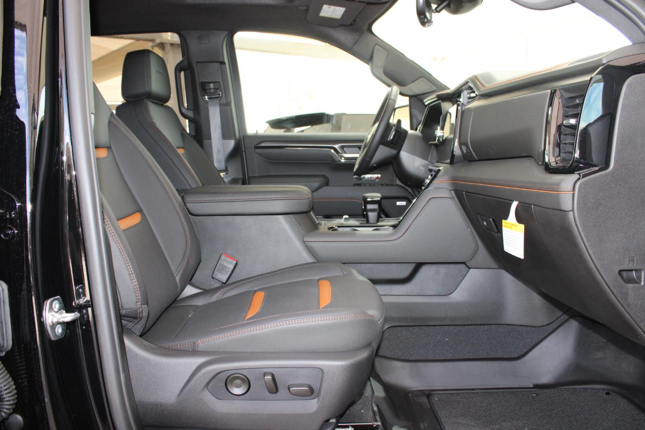 GMC Sierra 1500 AT4 Crew Cab 4WD 2026