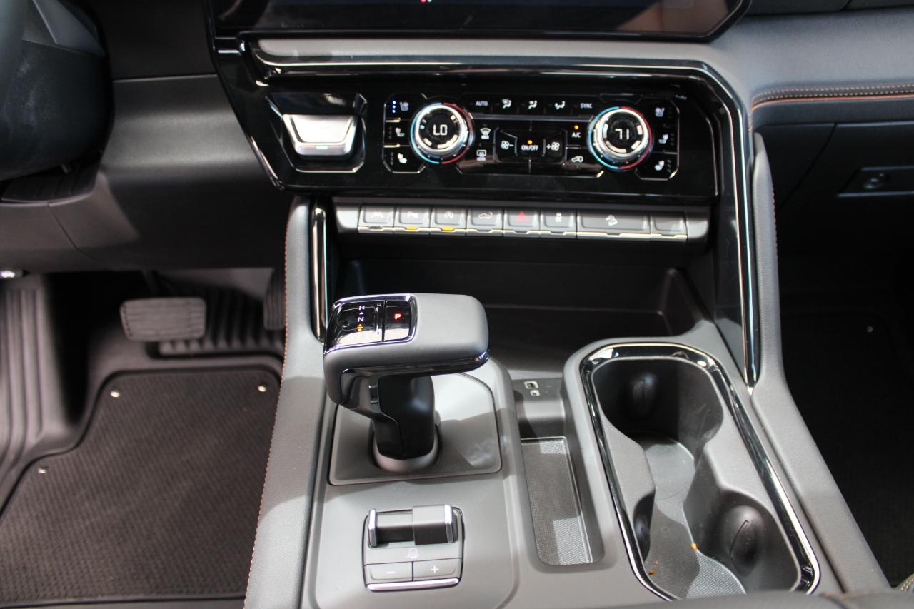 GMC Sierra 1500 AT4 Crew Cab 4WD 2026