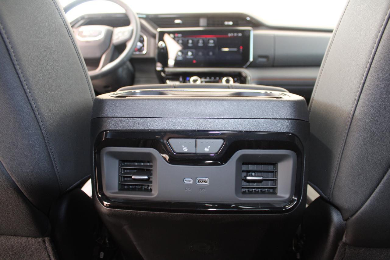 GMC Sierra 1500 AT4 Crew Cab 4WD 2026