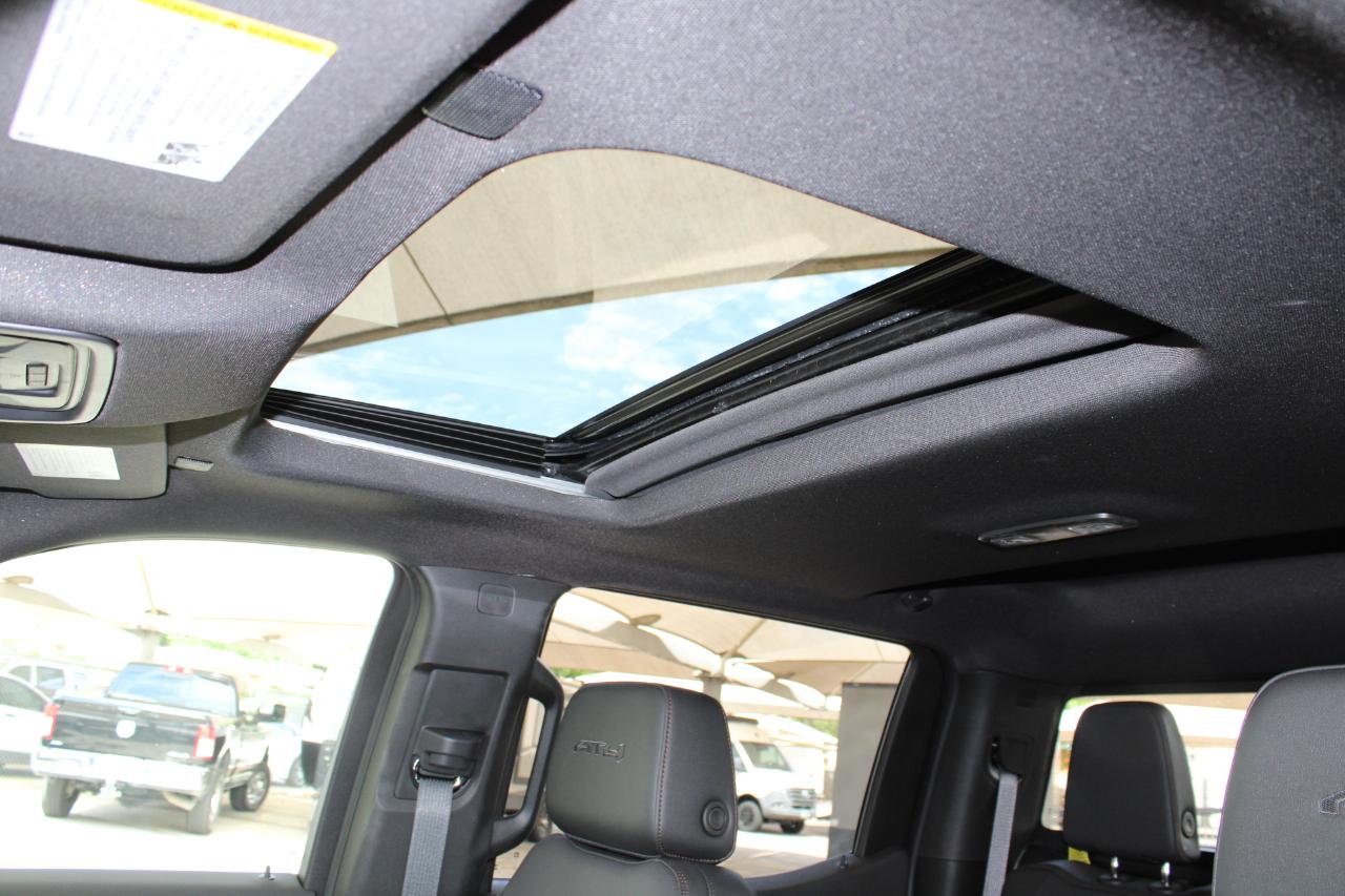 GMC Sierra 1500 AT4 Crew Cab 4WD 2026