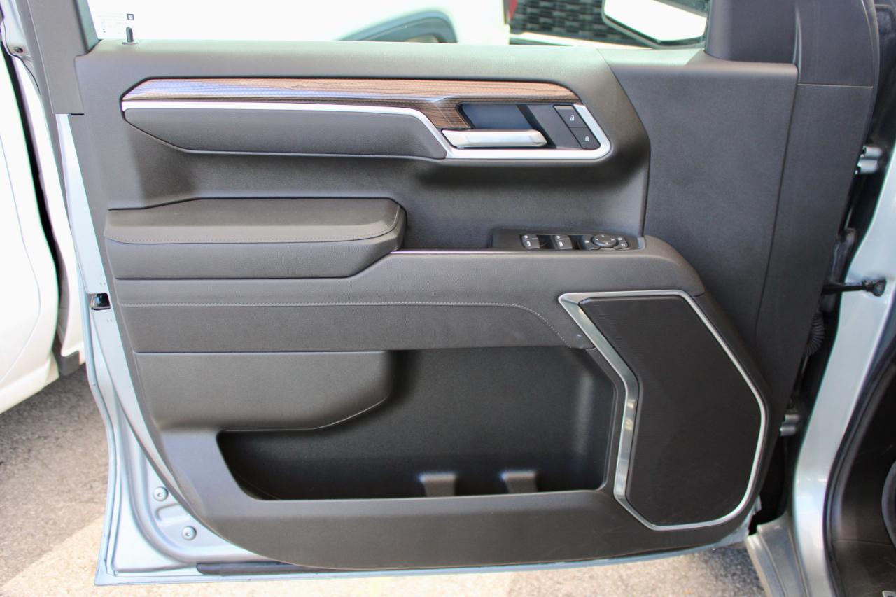 Chevrolet Silverado 1500 LT Crew Cab 4WD 2026