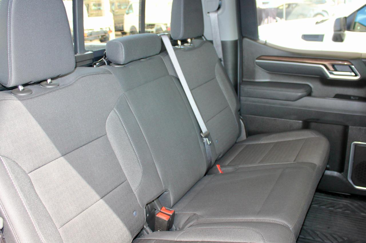 Chevrolet Silverado 1500 LT Crew Cab 4WD 2026