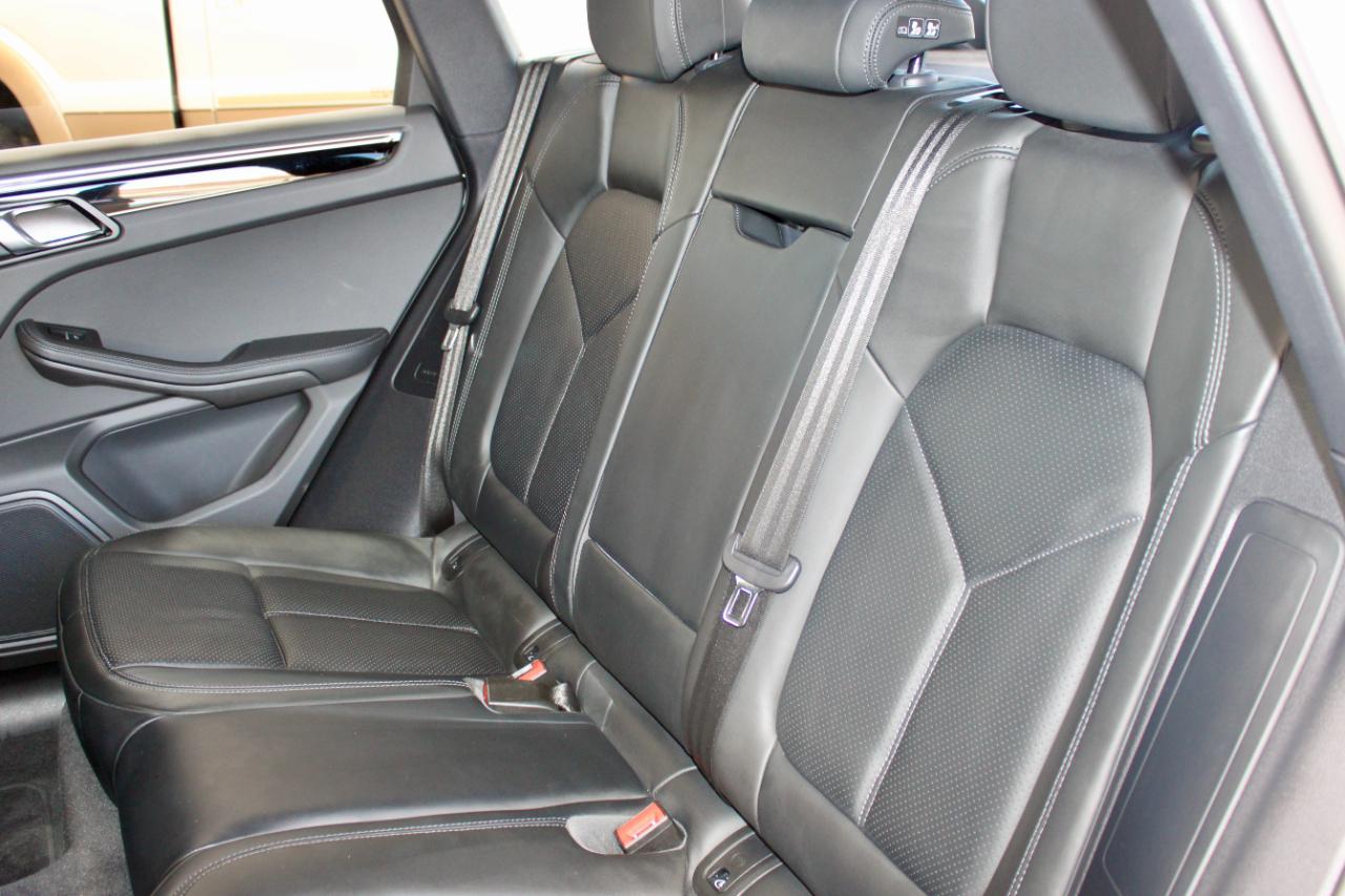 Porsche Macan Base 2023