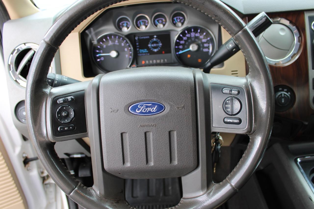 Ford F-250 SD Lariat Crew Cab 4WD 2011