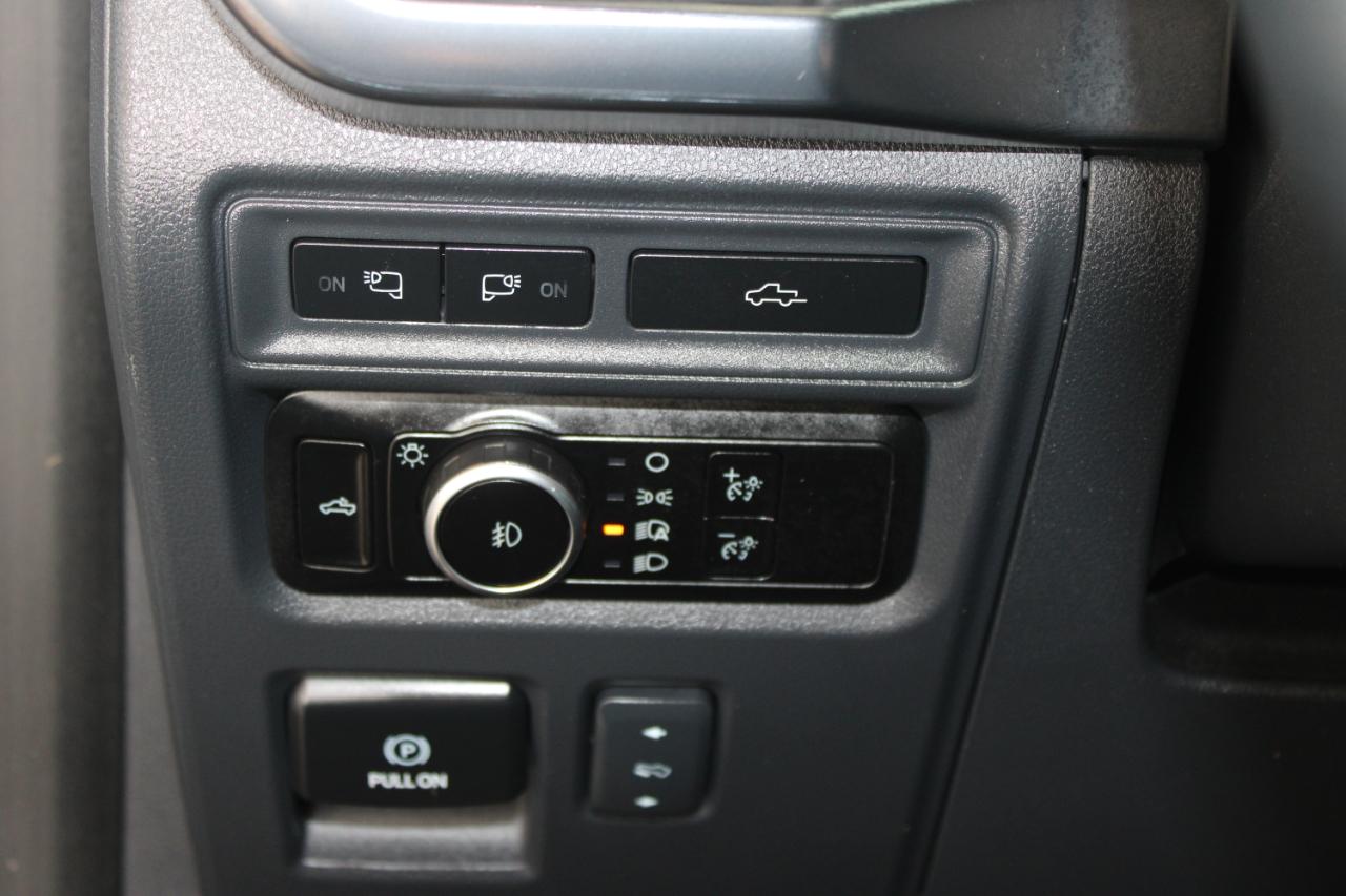 Ford F-150 Lariat SuperCrew 5.5-ft. Bed 4WD 2023