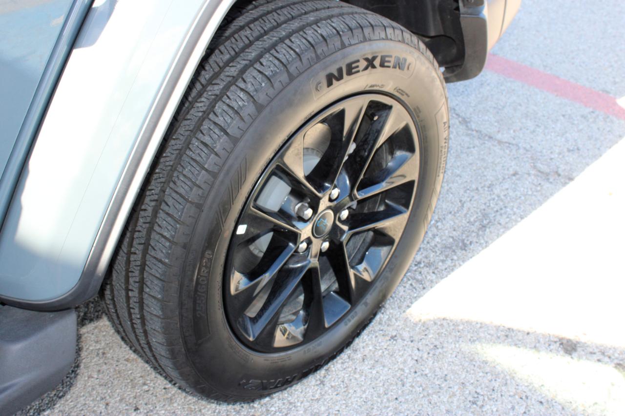 Jeep Wrangler 4xe Sahara 2025