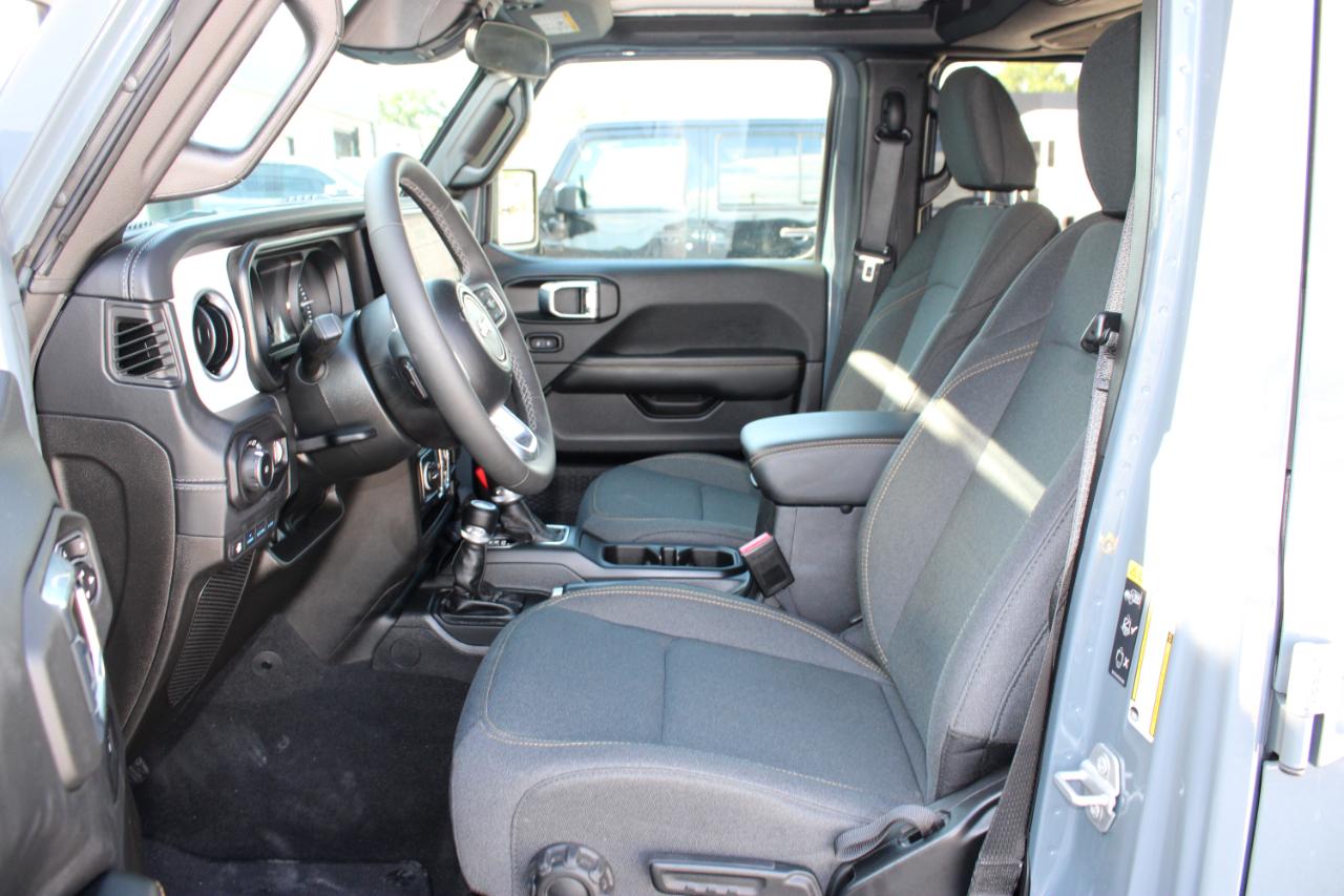 Jeep Wrangler 4xe Sahara 2025
