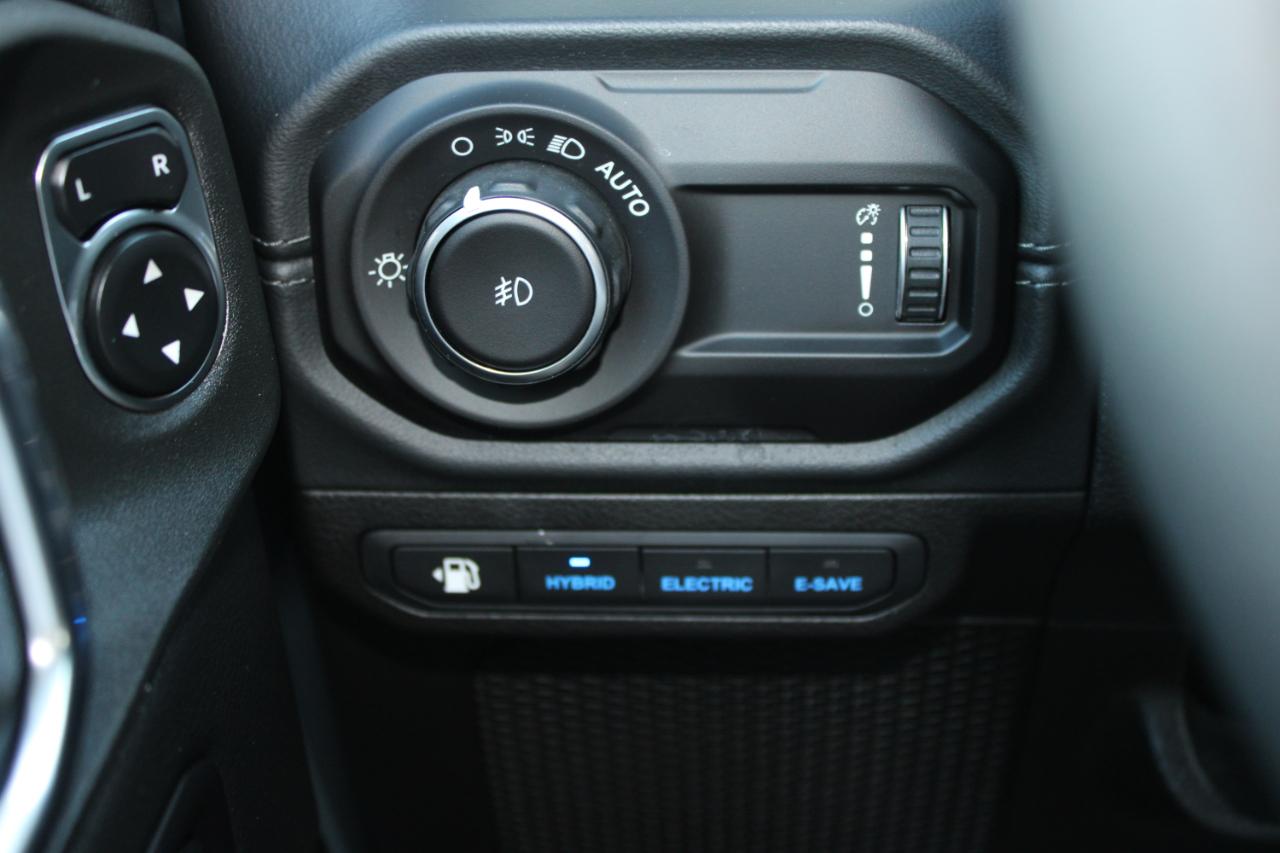 Jeep Wrangler 4xe Sahara 2025