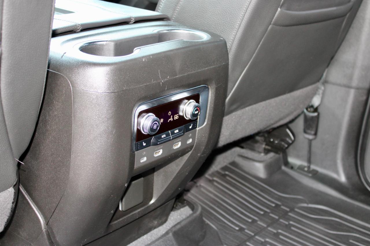 GMC Yukon Denali 4WD 2023