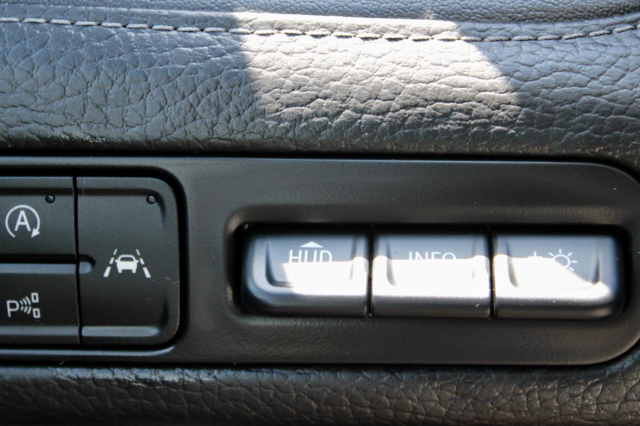 GMC Yukon Denali 4WD 2023