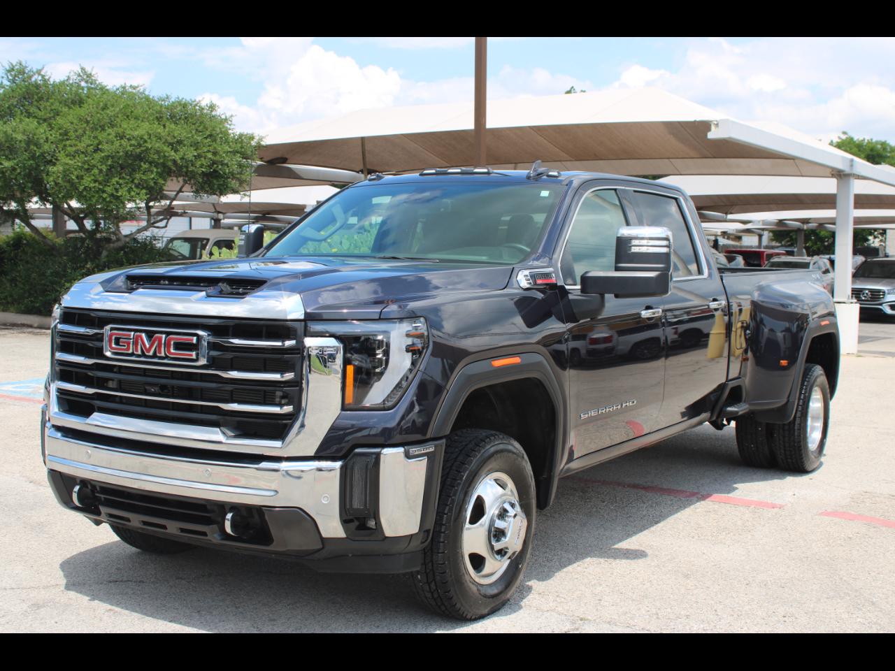 2025 GMC Sierra 3500HD SLT Crew Cab DRW 4WD