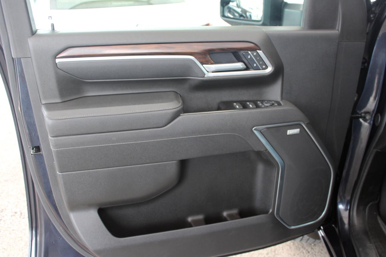 GMC Sierra 3500HD SLT Crew Cab DRW 4WD 2025