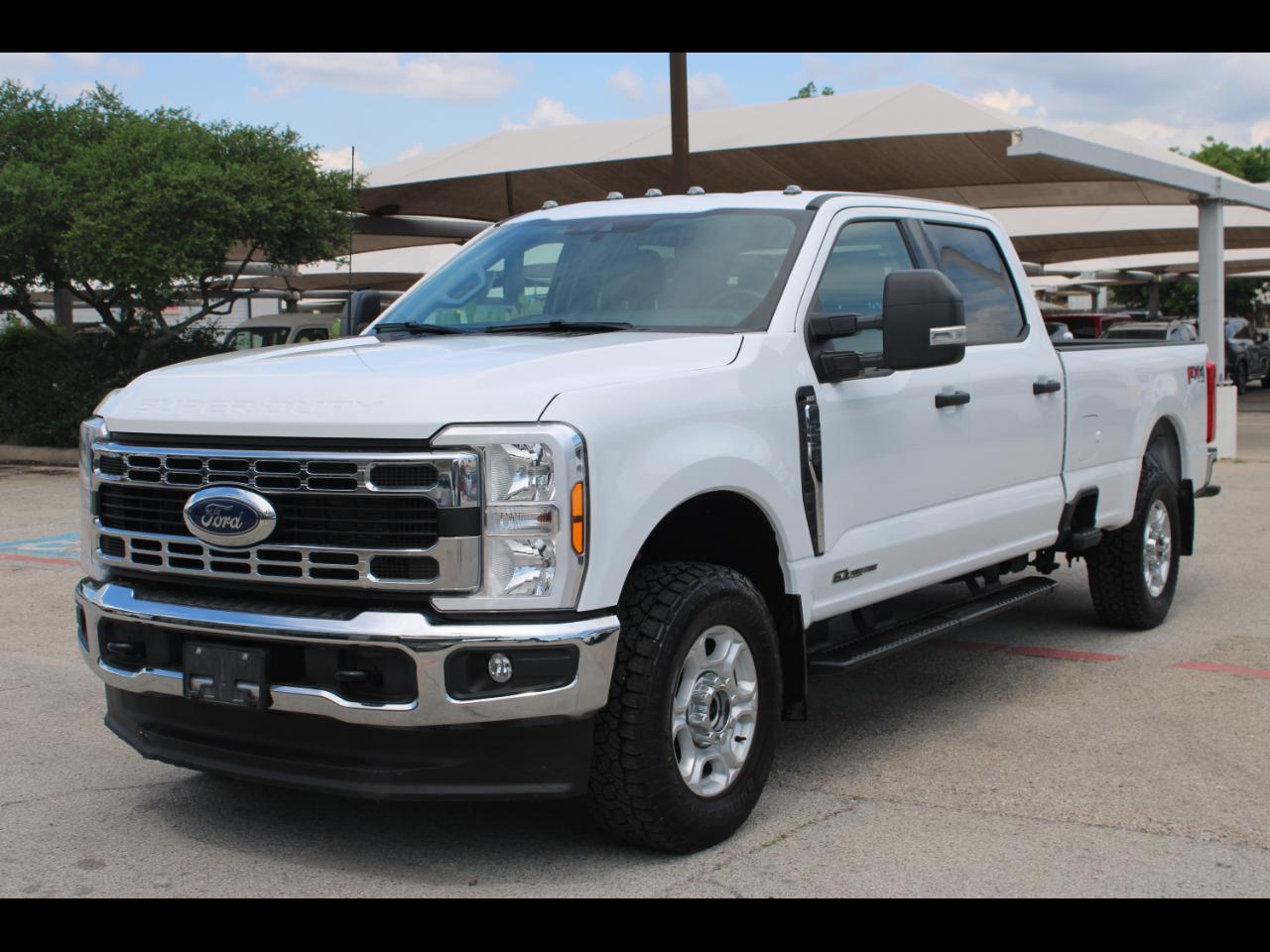 Ford F-250 SD XLT Crew Cab Long Bed 4WD 2025