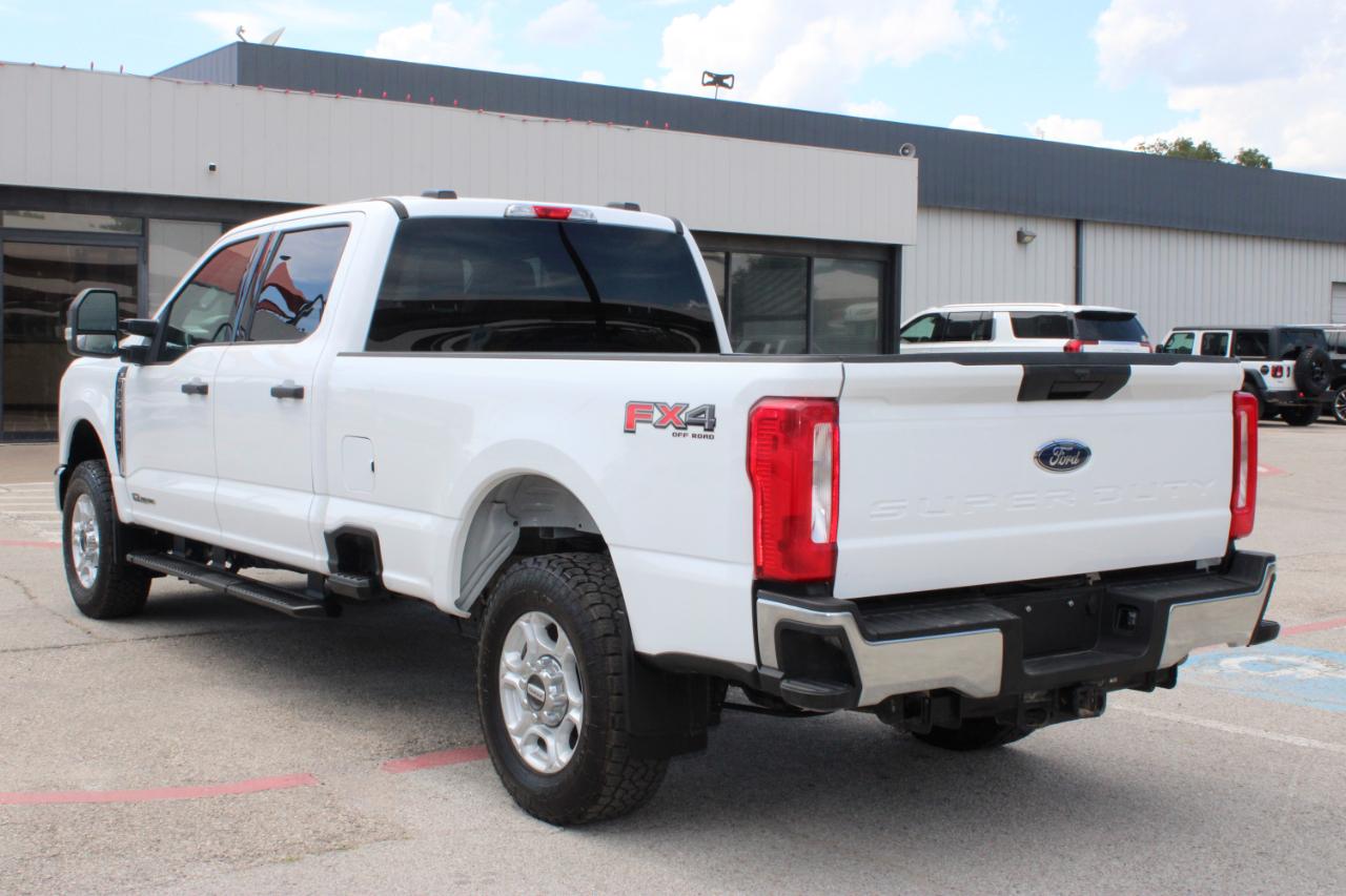 Ford F-250 SD XLT Crew Cab Long Bed 4WD 2025