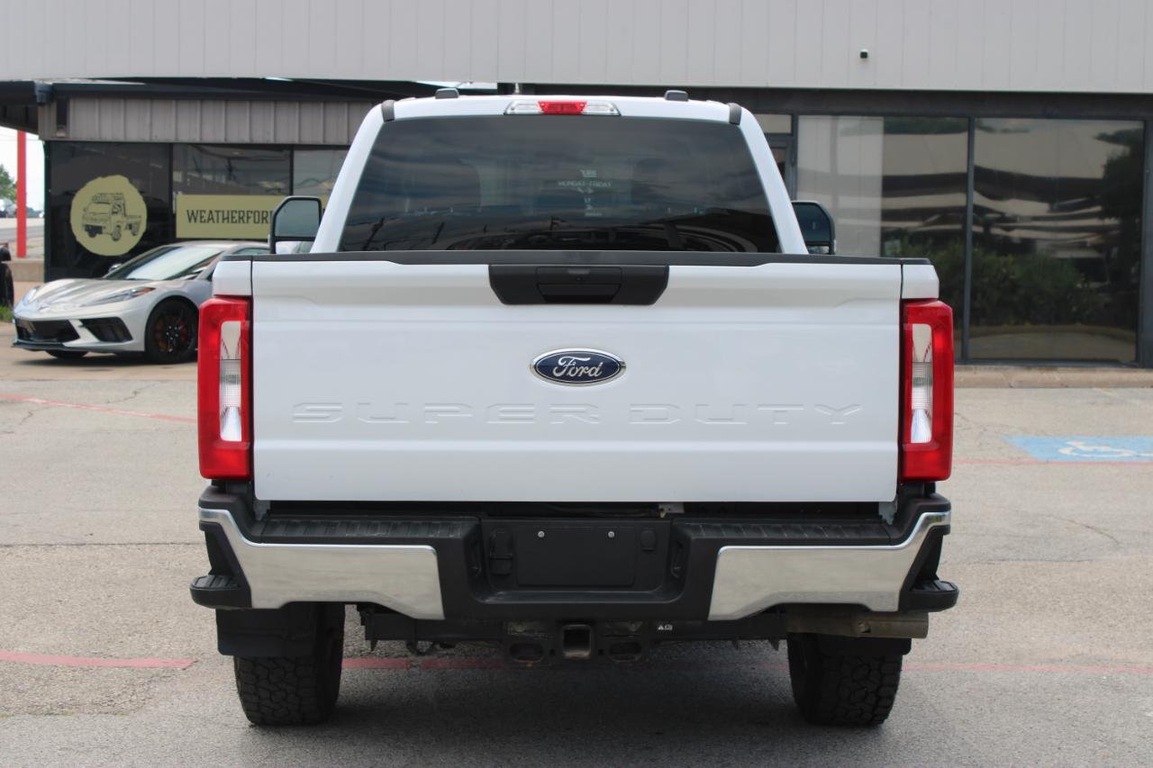 Ford F-250 SD XLT Crew Cab Long Bed 4WD 2025