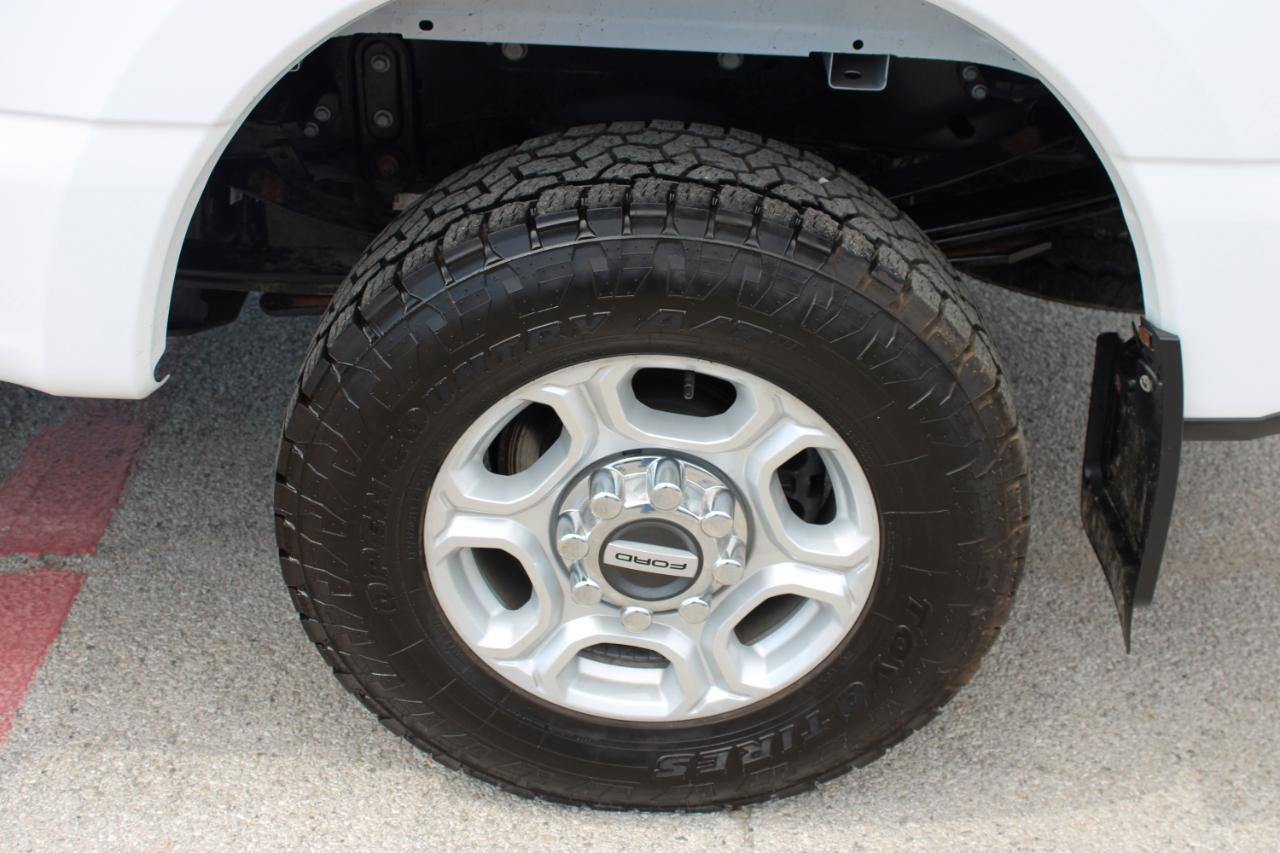 Ford F-250 SD XLT Crew Cab Long Bed 4WD 2025