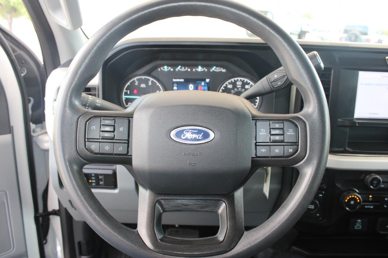 Ford F-250 SD XLT Crew Cab Long Bed 4WD 2025