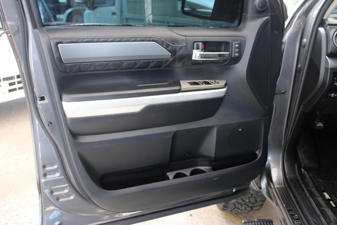 Toyota Tundra Platinum CrewMax 5.7L FFV 4WD 2015