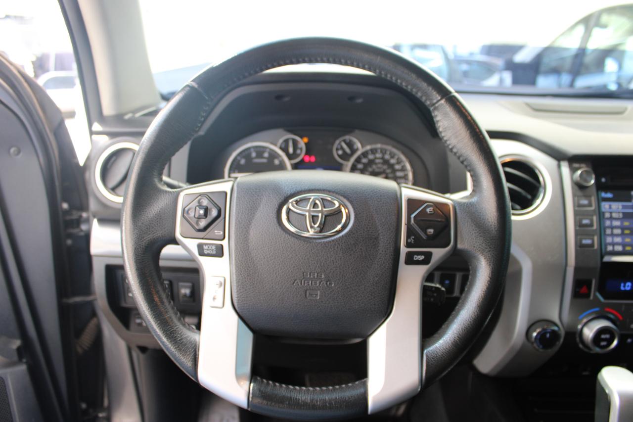 Toyota Tundra Platinum CrewMax 5.7L FFV 4WD 2015