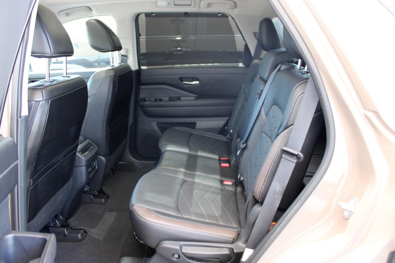 Nissan Pathfinder Platinum 2024