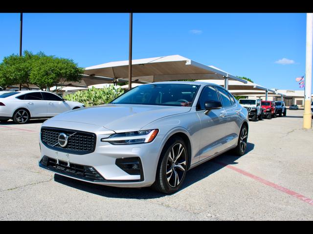 Silver 2025 Volvo S60 B5 Core AWD Sedan All-Wheel Drive Automatic