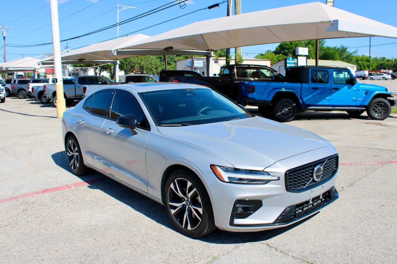 Volvo S60 B5 Core Dark AWD 2025
