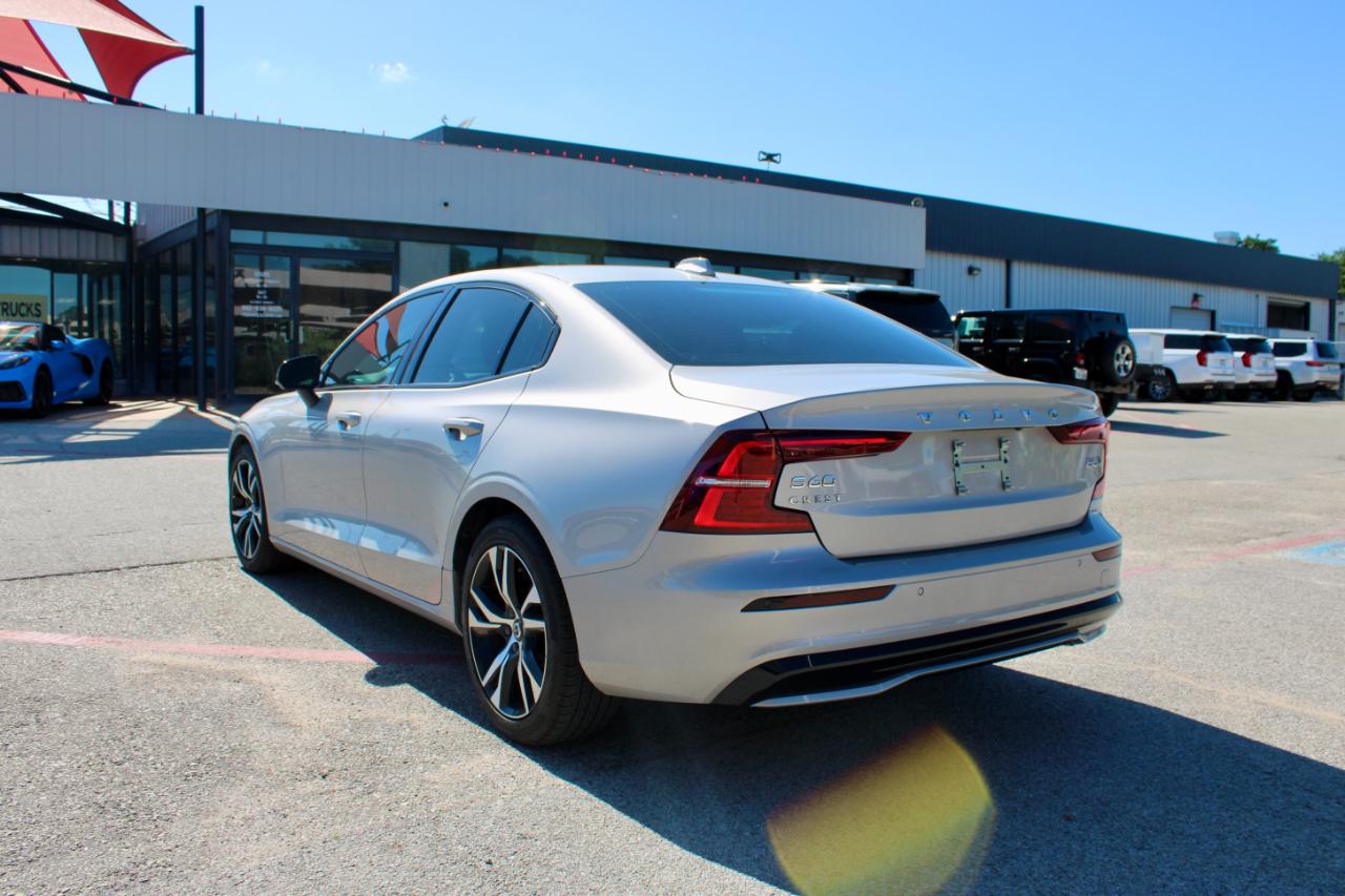 Volvo S60 B5 Core Dark AWD 2025