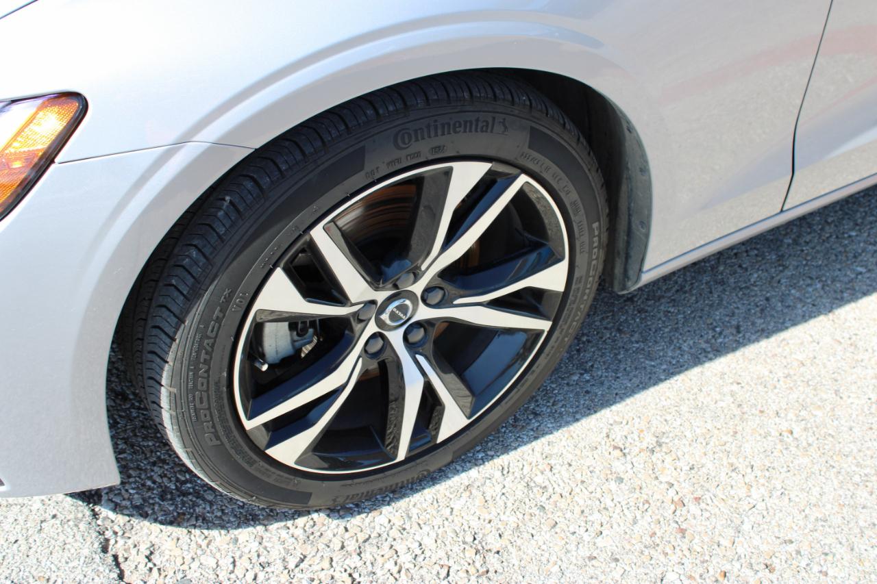 Volvo S60 B5 Core Dark AWD 2025