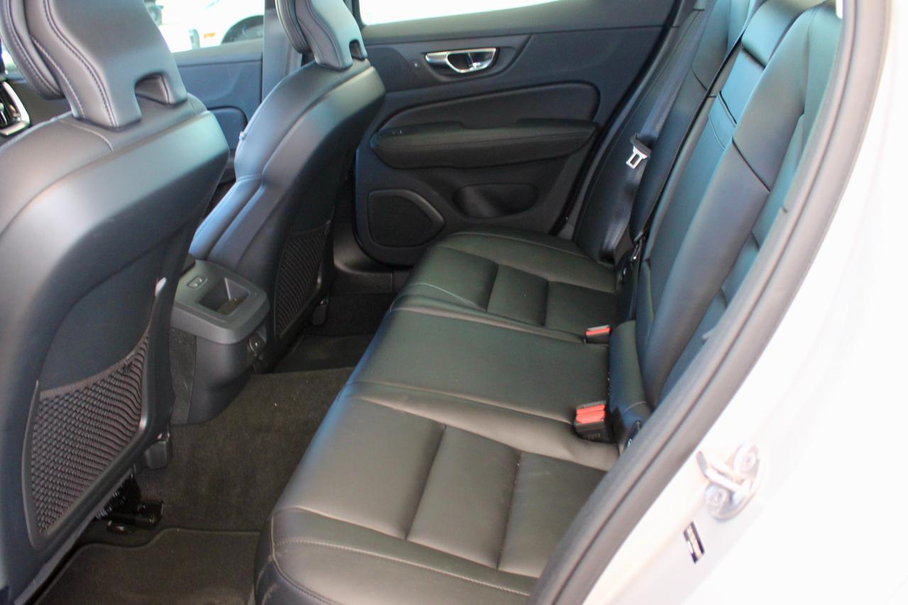 Volvo S60 B5 Core Dark AWD 2025