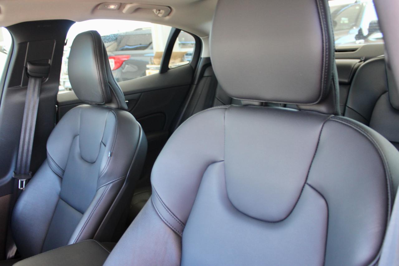 Volvo S60 B5 Core Dark AWD 2025