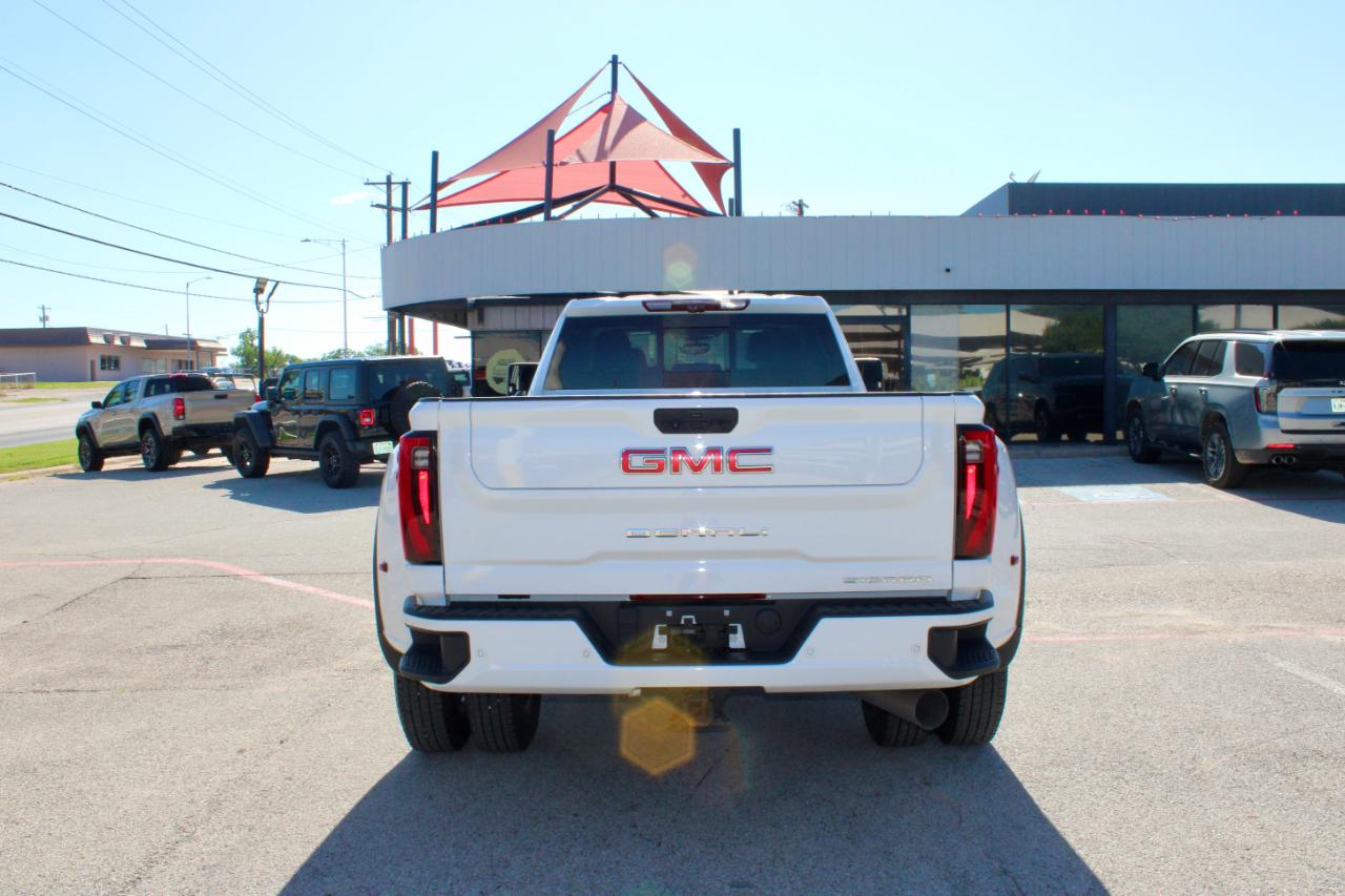GMC Sierra 3500HD 4WD Crew Cab 167.7" DRW Denali 2024