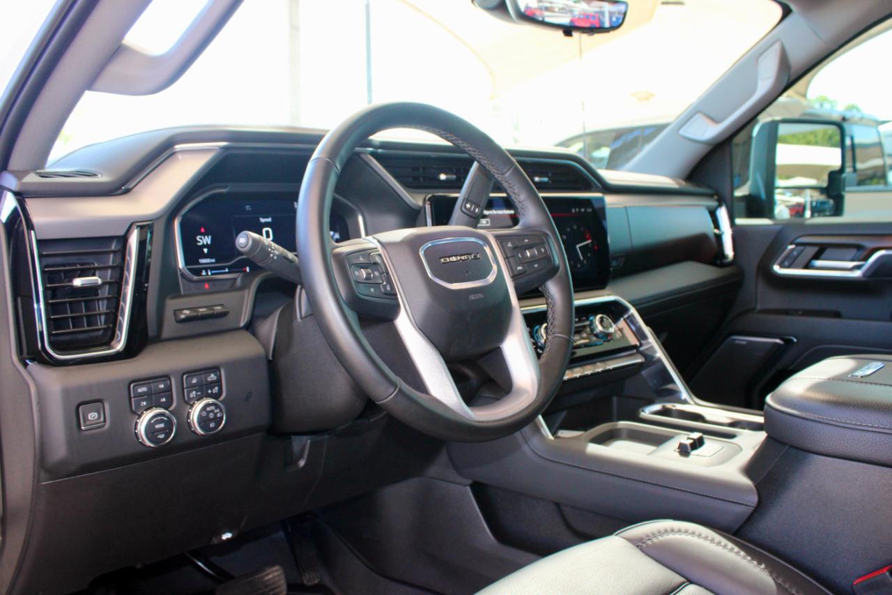 GMC Sierra 3500HD 4WD Crew Cab 167.7" DRW Denali 2024