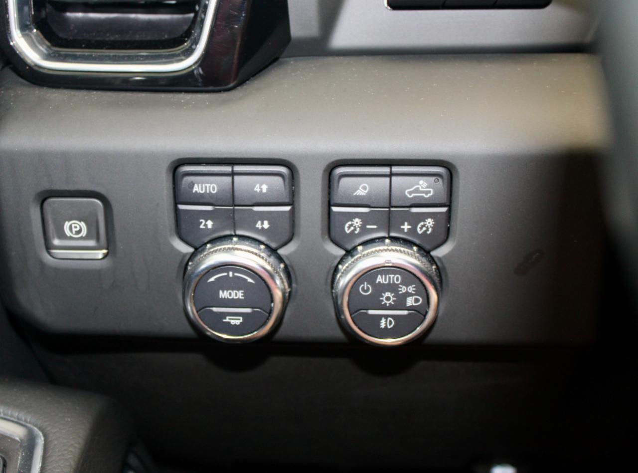 GMC Sierra 3500HD 4WD Crew Cab 167.7" DRW Denali 2024