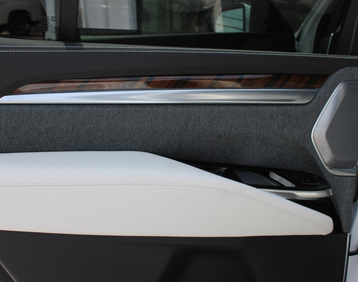 Cadillac Escalade Sport Platinum AWD 2026