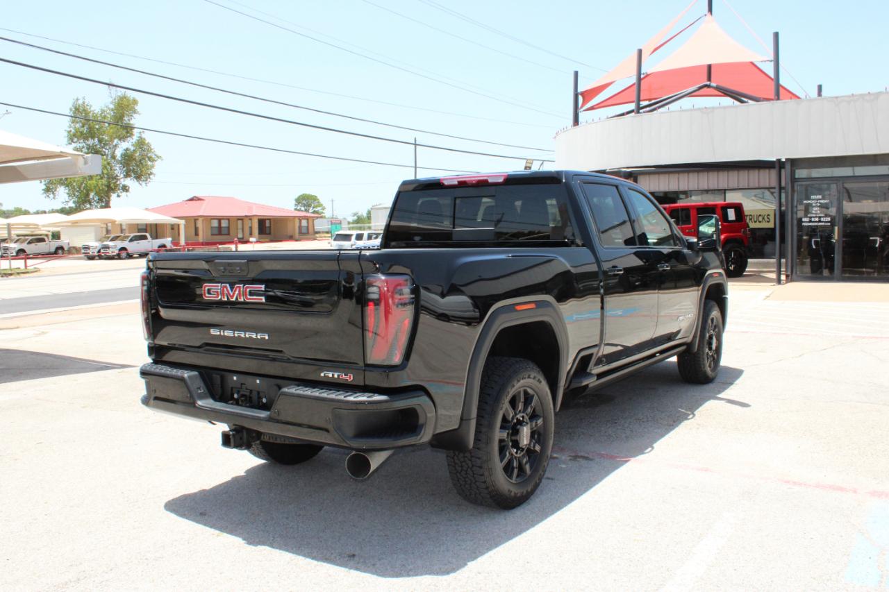 GMC Sierra 2500HD AT4 Crew Cab 4WD 2026