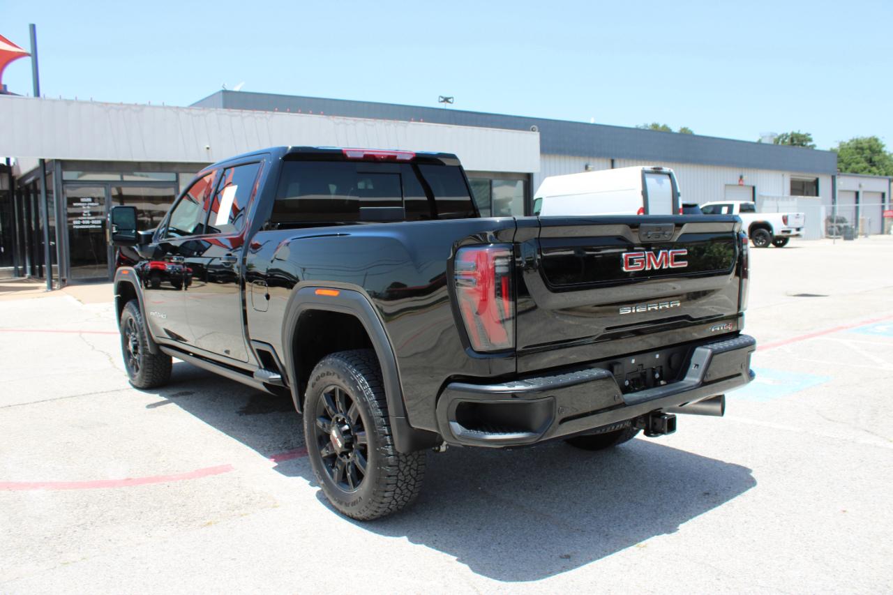 GMC Sierra 2500HD AT4 Crew Cab 4WD 2026